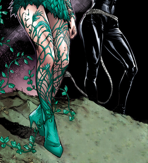 princess-ofplunder:  Catwoman and Poison Ivy in Poison Ivy: Cycle of Life and Death #4   