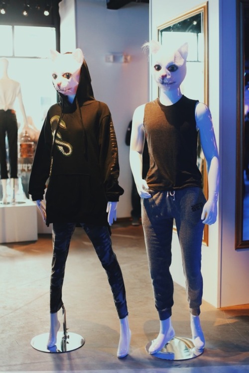 wanderingswiftie:Taylor Swift NOW Pop Up Shop in New York City!!