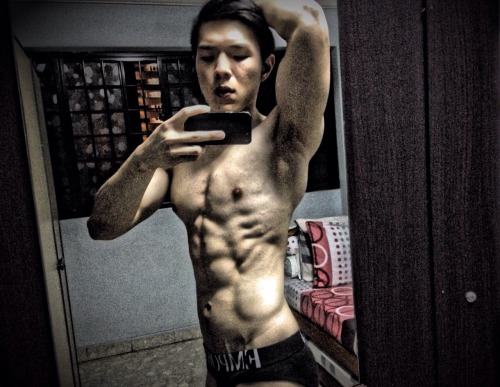 realworld2000: More photos of Bertram Wong, local straight competitive bodybuilder.He’s 20 years old