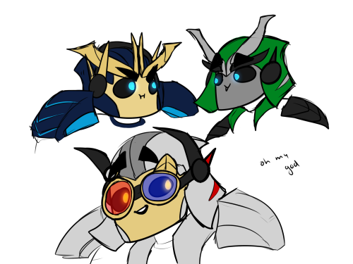 deceptidont:  THIS is bicobooty , thebuggu aND officialcrosshairs FAUlT THE BABIes whispers prescription glasses also the one with glasses is based off of bico’s deisgn of bayverse deadlock/ past drift :^) 
