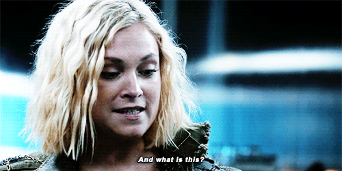 montygreen:Clarke pretending to be Josephine!Clarke