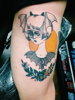 fuckyeahtattoos:  batgirl ~ originally drawn