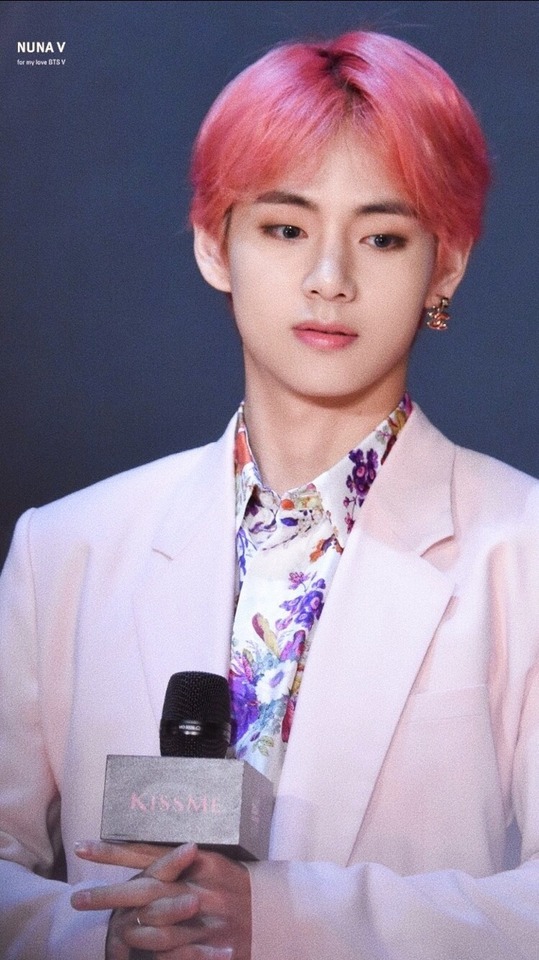 Pink Haired Taehyung Wallpapers 💞