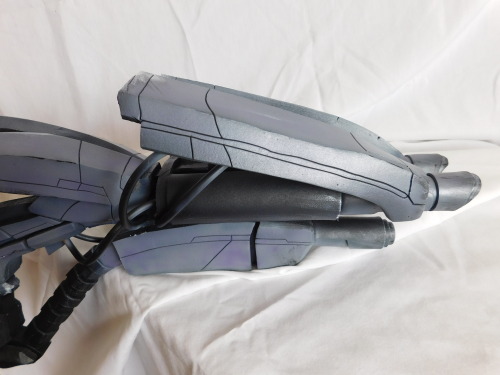 thisdragonhoardsgames:ascensionprops:Geth Plasma Shotgun 100%!  EVA floor mat foam and some pla