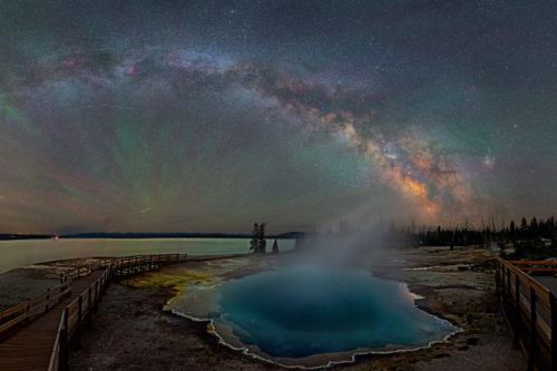 Porn photo laudanumat33:  The Abyss Pool in Yellowstone