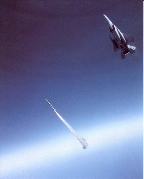 enrique262:ASM-135 ASAT air-launched anti-satellite multistage missile, designed to be carried exclu