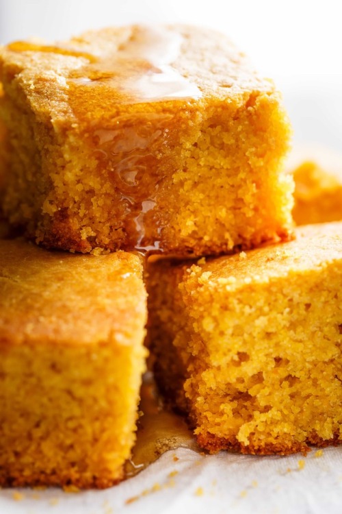 sweetoothgirl:  easy buttermilk cornbread (best sweet cornbread)  