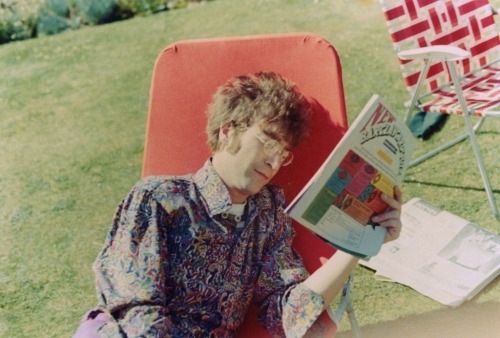 chaotichedonist:John Lennon and Paul McCartneySummer 1967Via Mark and Colleen Hayward