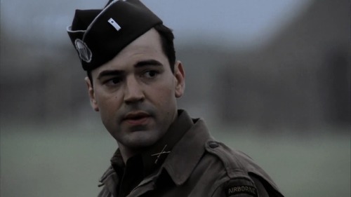 spockvarietyhour:Ron Livingston as Lewis Nixon in Band of Brothers