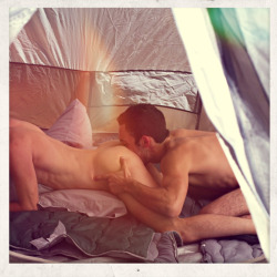 jacksnewdick:  willinsf:Campout Happy campers🍌186.