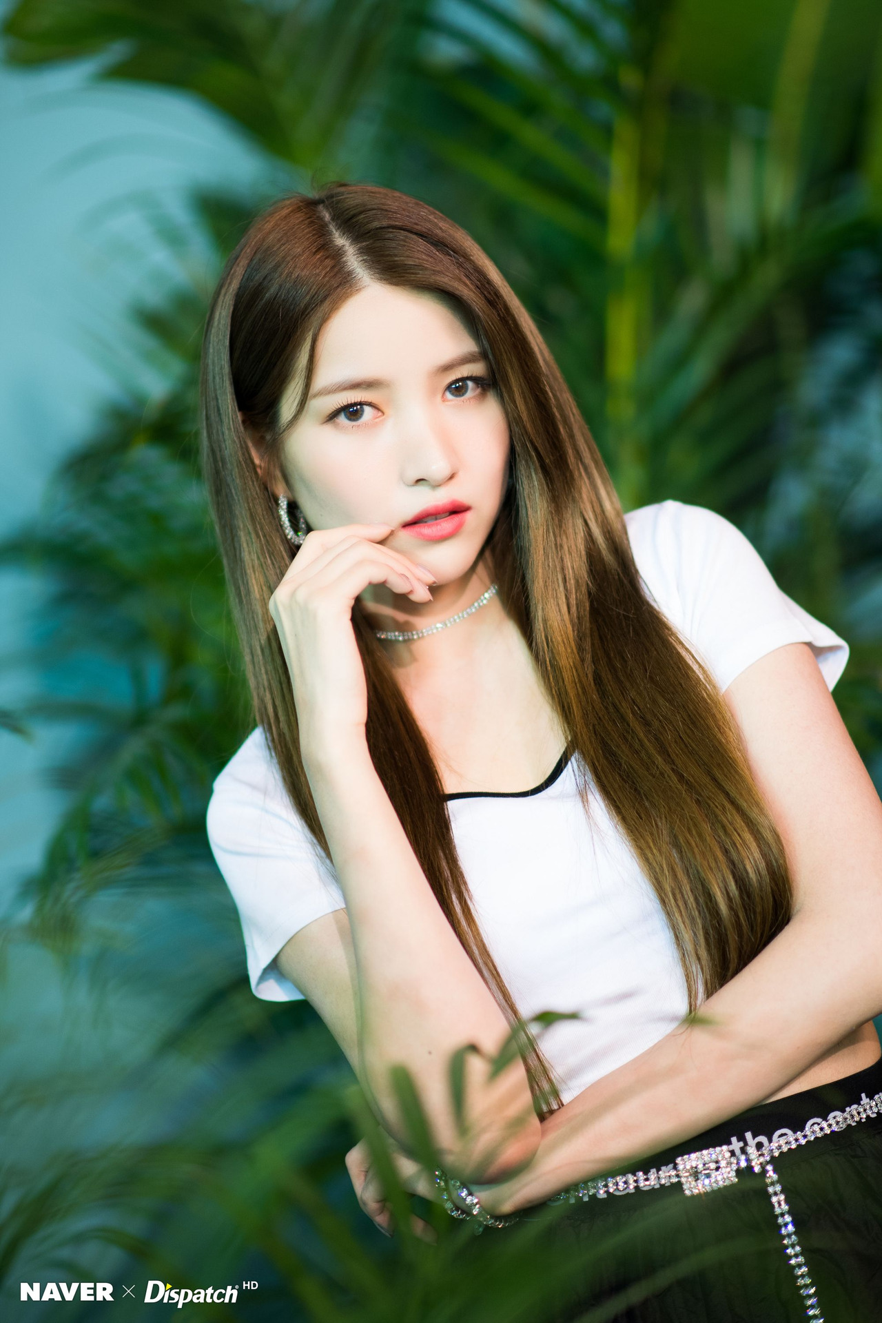 korean-dreams-girls:  SoWon (GFriend) - 7th Mini Album ‘FEVER SEASON’ Promotion
