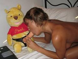 Aww bear gets a bj ;)