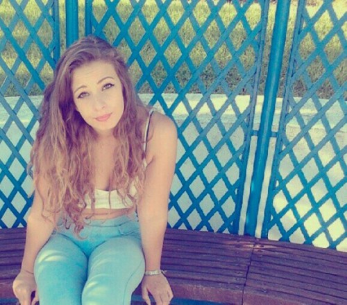 http://stupid-annoying-girl.tumblr.com/post/116765757226