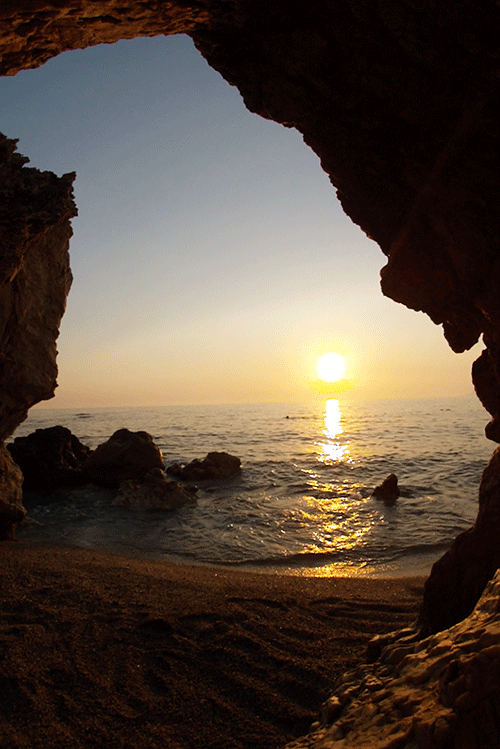 czechthecount:  Inside the Cove 