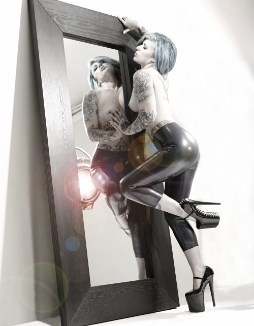  Photo by Patrick Wade Photography / Latex Capris by Sasha Louise 