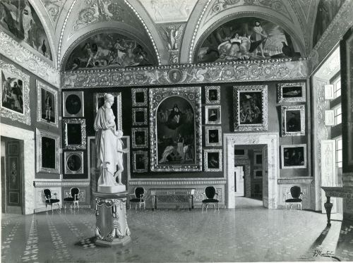 The Iliade Room in Palazzo Pitti Florence) through the centuries