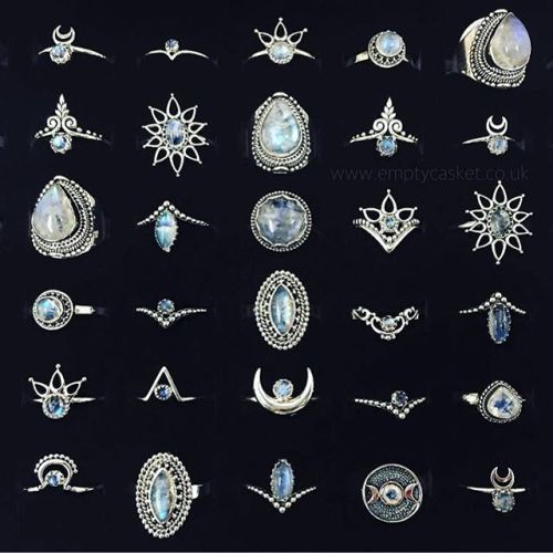 ✨Rainbow Moonstone✨ Shop our sterling silver & Rainbow Moonstone rings at www.emptycasket.co.uk✨