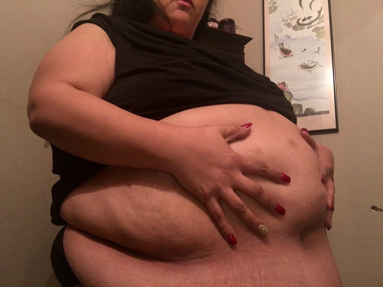 bigbellybabe-b3:  Another major stuffing session. Very swollen and uncomfortable.