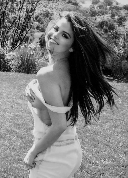 divine-hotties:Selena Gomez