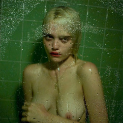 freelovemoney:  Sky Ferreira Shares Gaspar