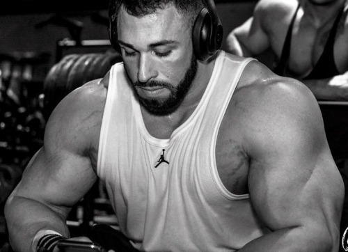 myfavoritemusclemen: Kevin Wolter myfavoritemusclemen.tumblr.com/post/143376905533/kevin-wol