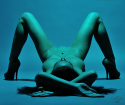 ttoottoott:  Blue Nude by euGen by euGen-foto