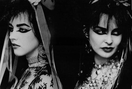 scarydarkdeathdorks:  Jill Bryson & Rose McDowall (Strawberry Switchblade) 