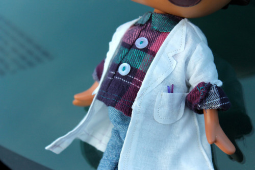 radoncany0n: I finally finished my Night Vale doll customization project!  I couldn’t dec