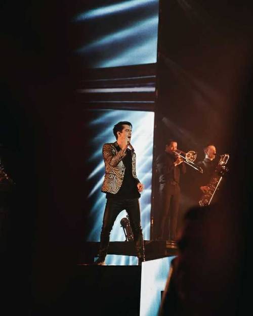 brendonuriesource:Panic! At The Barclaycard Arena Hamburg | katerdelyiphotography