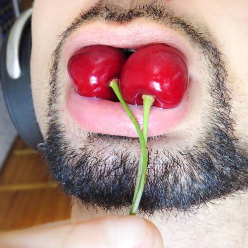 With No Words At All, So Tiny And Small. In Love I Fall, So Deep...So Deep... #doublekiss #cherrylips