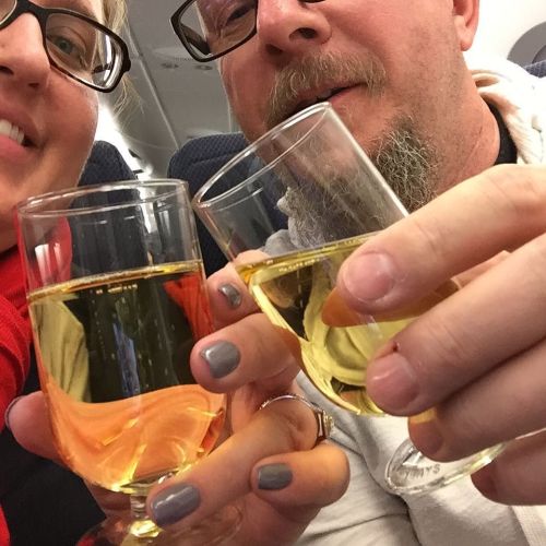 The Saxons are headed to the United Kingdom! #finallyontheplane #drinkingchampagneontheairplane 🥂