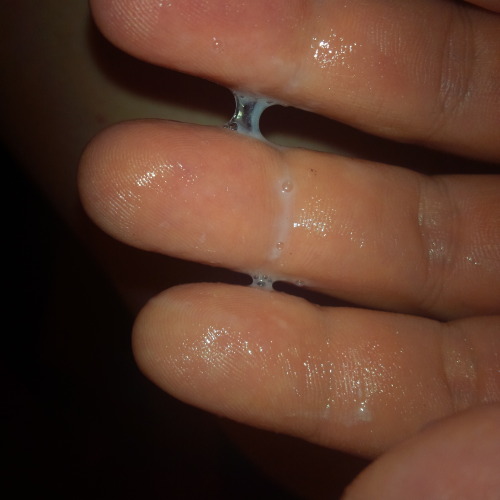 aianm-reinvigorated: When the desire strikes… I love using my fingers to collect my creamines