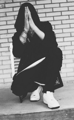 toogallus:  all—-white:  STAY TRILL with ALL WHITE 