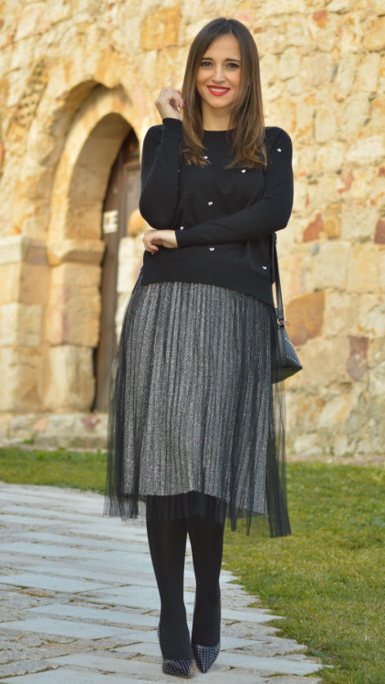 View more pictures at Fashion Tights As first seen on blog 1000 maneras de vestir: City chic She is 