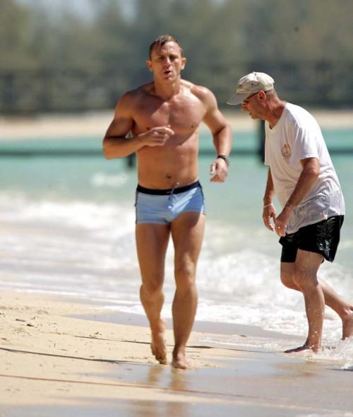 Porn lamarworld:  Sexy UK actor Daniel Craig ASS photos