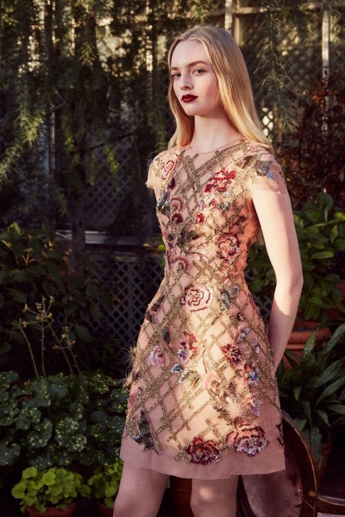 knittinganddrinkingtea:Marchesa Pre-Fall 2019