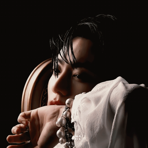 Jungkook: Lacrymaria Olor(4)