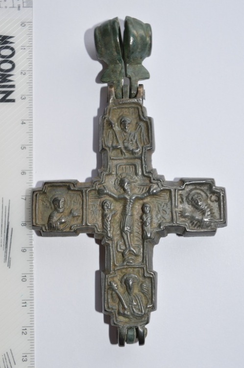 tumuseum:   Cross-encolpion 14th century.    