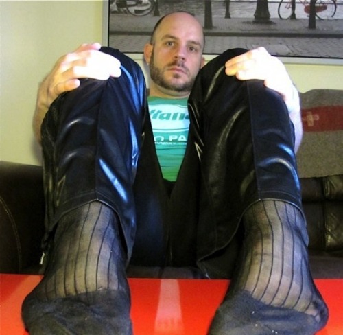 mastersocksub: sniffingsocks:  I HEARD YOU LIKE TO SMELL SWEATY MOIST SOCKS DUDE!  Pupruger