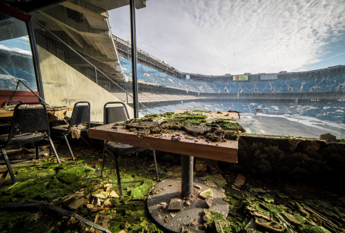 abandoned luxury box in former detroit lions stadium- Pontiac Superdome