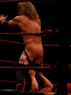 Rwfan11:  Edge ….Man, I Wish He Didn’t Have To Retire So Early! From Like 2004-2007,