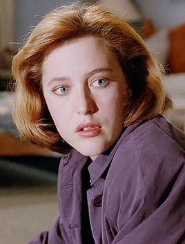 qilliananderson:Dana Scully season 1 / season 11.