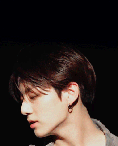 dailyjeons:he’s glowing