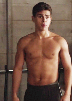 famousmeat:  Jake T. Austin’s sweaty, shirtless jump-roping on The Fosters  K