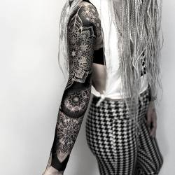 tattoobodies:  thatattoozone:  @  otheser_dsts