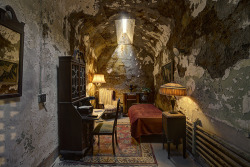Destroyed-And-Abandoned:  Not Abandoned But Al Capone’s Cell Has Some Serious Decay