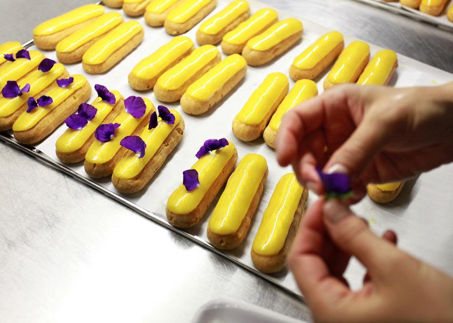 sibellaeperduta:  lickystickypickyshe:   The humble 19th-century éclair has surpassed