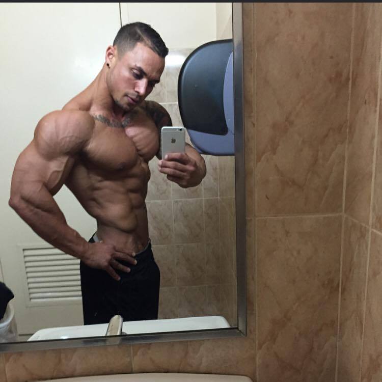 cdnlifter27: Axel Alvarez Photos: Ulrich Oehmen, Doug Larson 