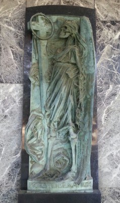 hagwonstyle:  Mors Liberatrix  (Mirogoj Cemetery,