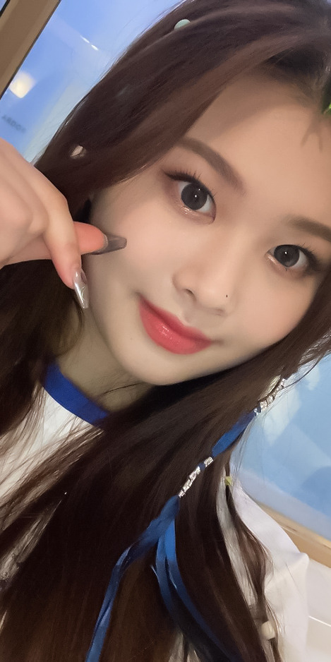 Swan (purple Kiss) Lockscreens !!